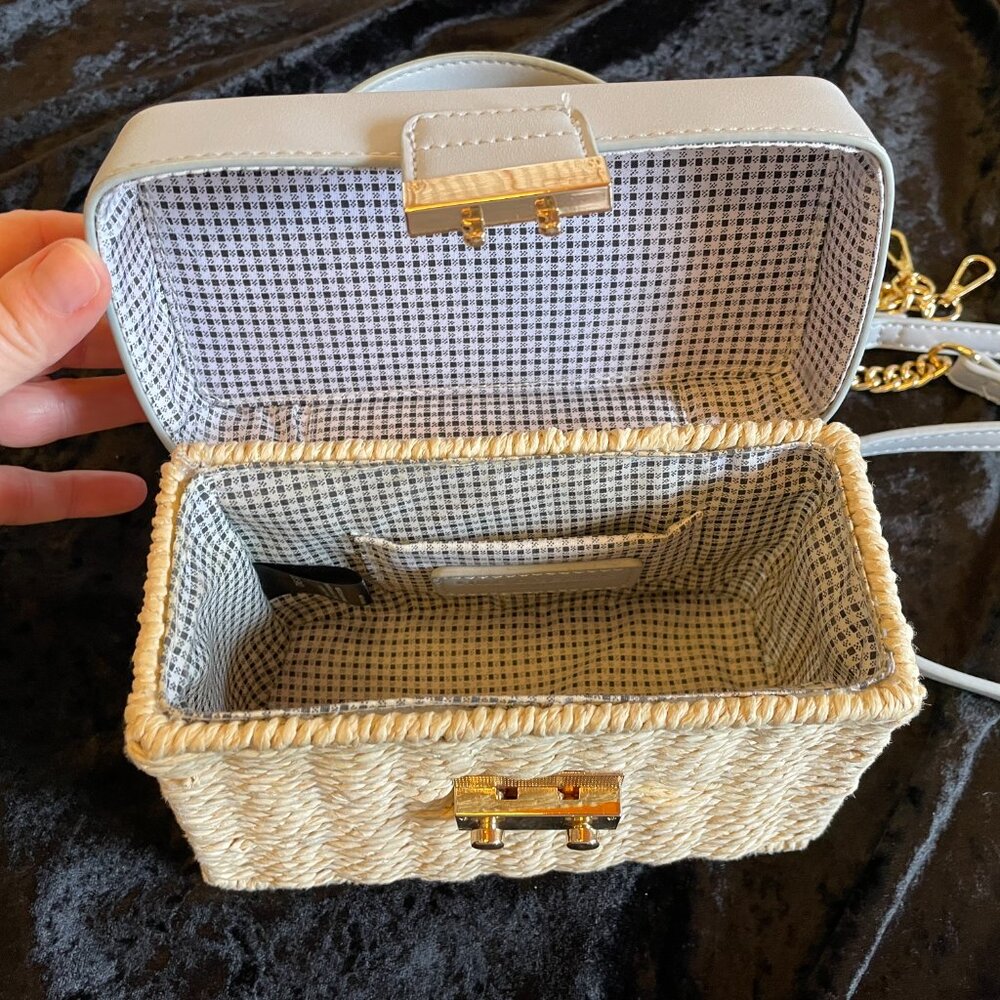 Live Dreams light blue basket pill box purse - Picture 7 of 9
